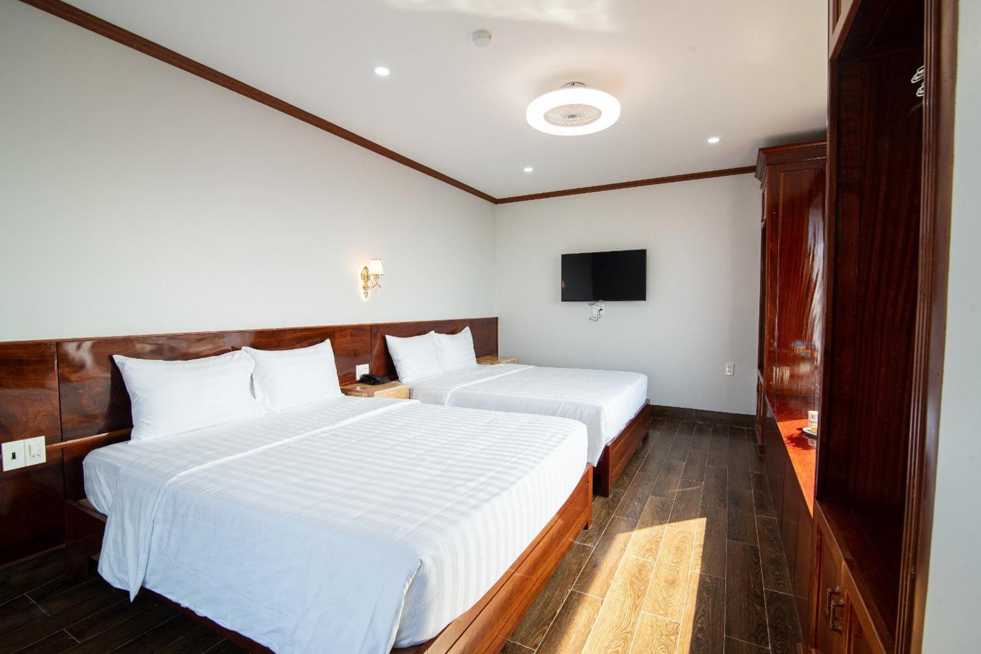 Khách sạn Minh Quang Hotel Dong Hoi Exterior foto